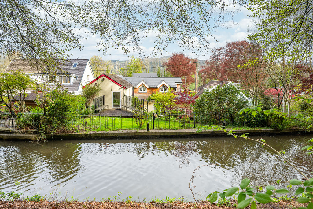 Canal and Rear Elevation- click for photo gallery